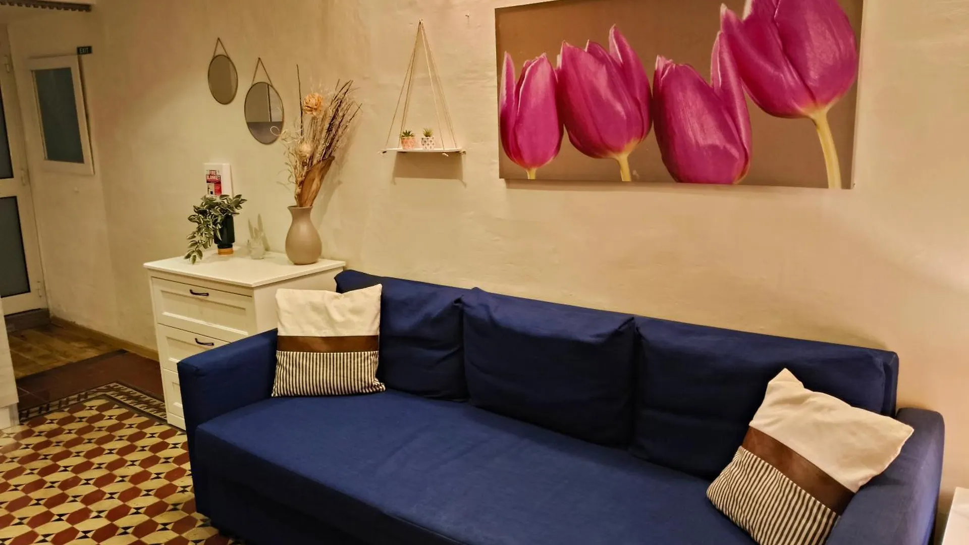Apartment Charming Duplex House, Cinema Room, Valletta Centre