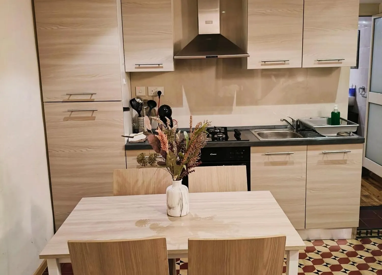 Charming Duplex House, Cinema Room, Valletta Centre Apartment