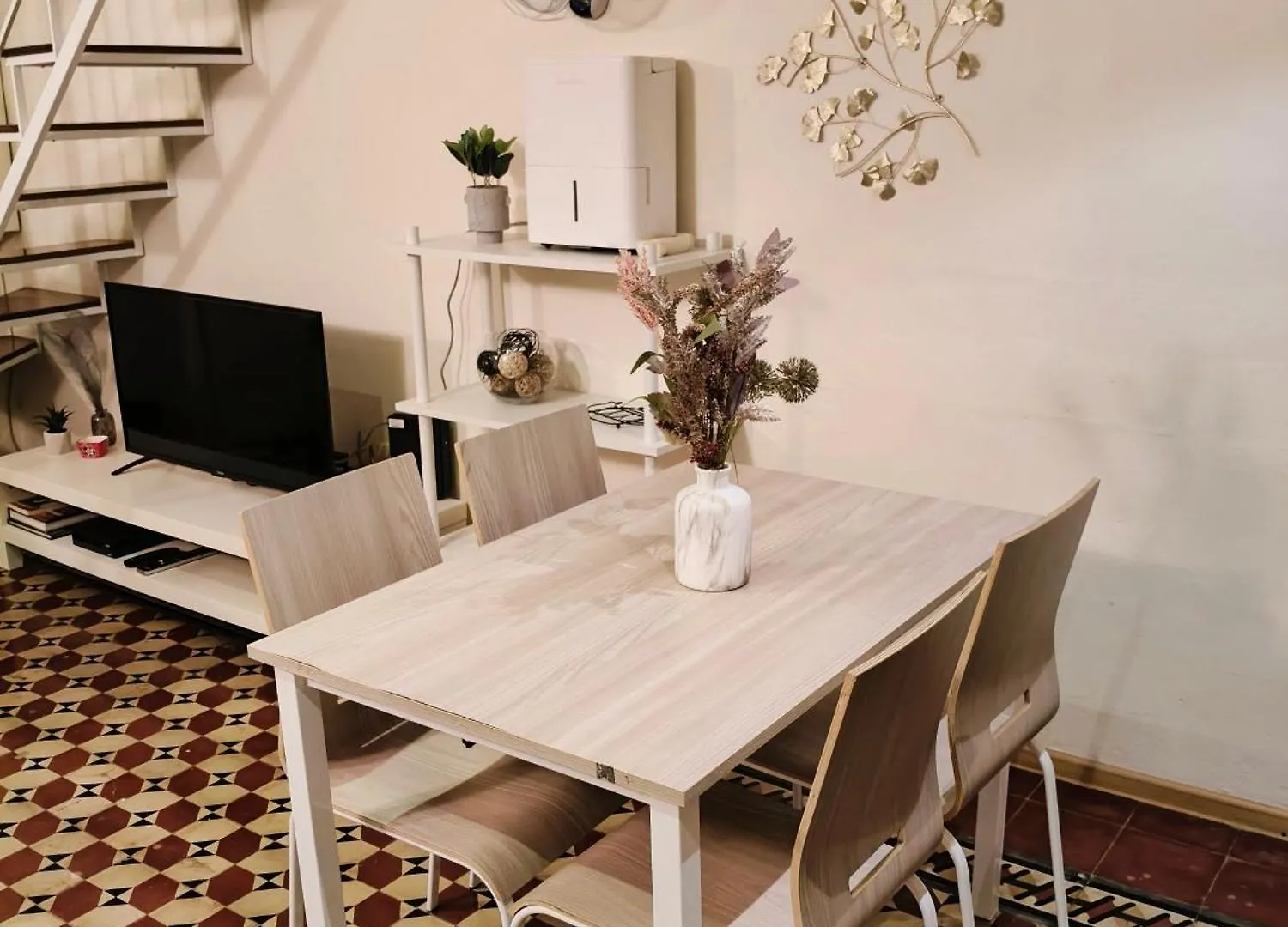Charming Duplex House, Cinema Room, Valletta Centre Malta